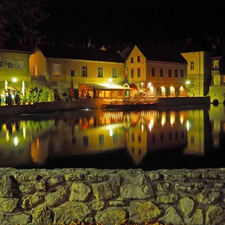 Negy Evszak Apartman- Апартаменты *