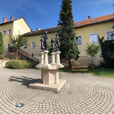 Negy Evszak Apartman- Apartment Tapolca